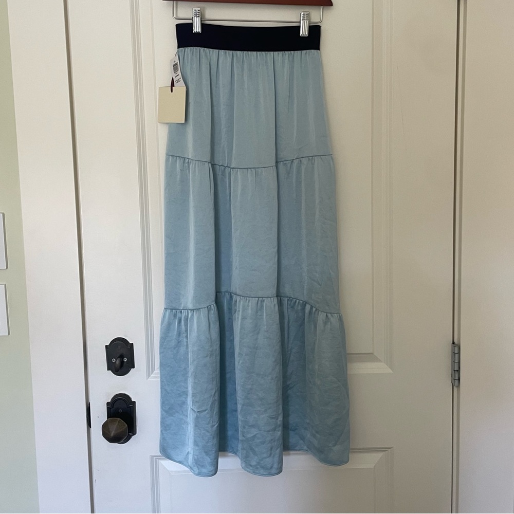 Aritzia light blue skirt - Picture 1 of 2